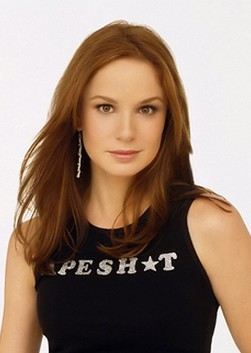 Биография Сары Уэйн Кэллис - Иностранные актеры.