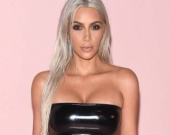 Ким Кардашьян вновь кардинально сменила цвет волос