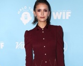 Нина Добрев поразила новой прической