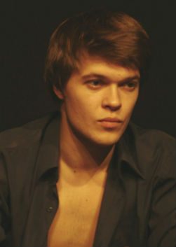 Биография Антона Гуляева - Российские актеры.