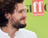 Кит Харингтон довел до слез невесту