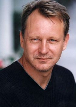 Биография Стеллана Скасгорда - Иностранные актеры.