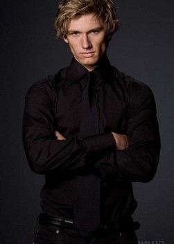 Биография Алекса Петтифера - Иностранные актеры.