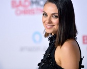 Мила Кунис продемонстрировала эффектный образ