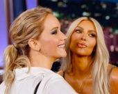 Дженнифер Лоуренс заставила Ким Кардашьян говорить откровенно