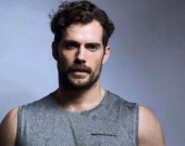 Генри Кавилл снялся в фотосессии для декабрьского Men's Health