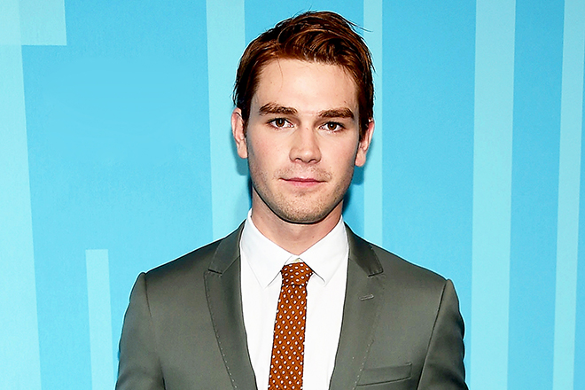 Кей Джей Апа - Биография