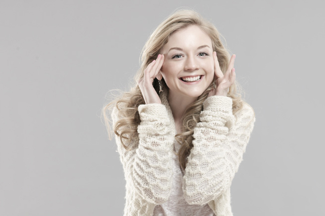 Эмили Кинни - Биография