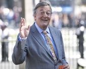 Стивен Фрай рассказал о борьбе с раком