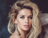 Вера Брежнева очаровала красотой на солнечном фото