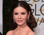 Кэтрин Зета-Джонс поделилась снимком из семейного архива