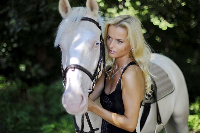 Анна Лутцева - Биография