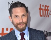 Том Харди выложил первые снимки образа Аль Капоне для фильма "Фонзо"