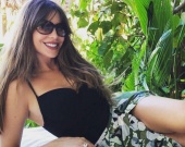 София Вергара показала архивное фото в бикини