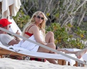 Джессика Симпсон с мужем отдыхает на Багамских островах