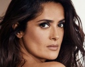 Никакой косметики! 51-летняя Сальма Хайек восхищает красотой