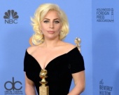 Леди Гага поделилась пикантным фотоснимком с недавней фотосессии