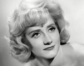 Умерла знаменитая ''глупая блондинка'' британских комедий