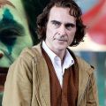 Ужин с психопатом: Хоакин Феникс на фото со съёмок «Джокера»