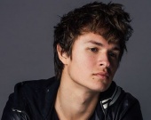 Звезда "Малыша на драйве" сыграет в "Вестсайдской истории"