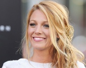 Блейк Лайвли взбудоражила сеть снимком с голым мужчиной