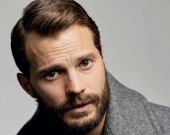 Джейми Дорнан в фотосессии для Esquire