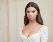 Эмили Ратажковски впечатлила образом на Хеллоуин