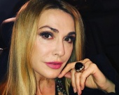 Ольга Сумская вышла в свет в роскошной черной вышиванке