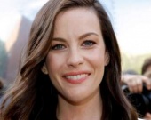 Папарацци "застукали" Лив Тайлер без макияжа