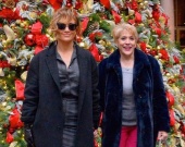 Дженнифер Лопес и ее стильная мама в объективах папараци