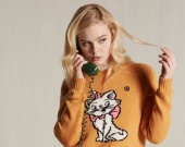 Эль Фаннинг в рекламе "кошачьей" капсульной коллекции Miu Miu