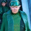 Джуди Денч в образе эльфийки на кадре из «Артемиса Фаула»