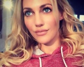 Мерьем Узерли поделилась "домашней" фотографией