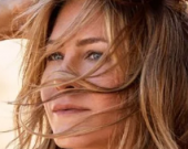 Частный самолет с Дженнифер Энистон совершил аварийную посадку