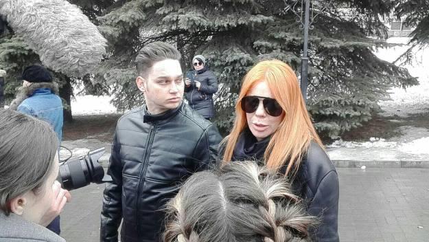 «Мы должны молиться»: в Москве простились с Юлией Началовой - «Новости шоубизнеса»