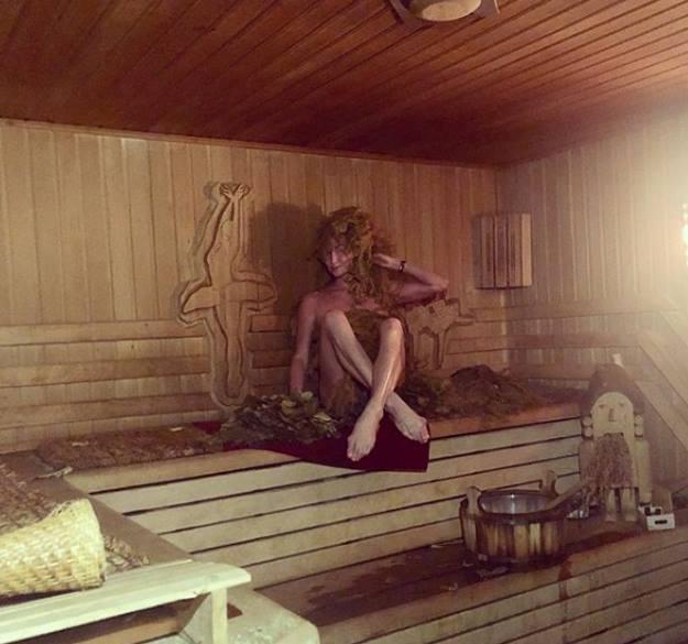 «А еще щелкунчик рядом»: Волочкова показала новое «жаркое» фото из парной - «Новости шоубизнеса»