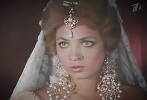 Молодой любовник 55-летней актрисы Натальи Лапиной оказался аферистом - «Новости шоубизнеса»