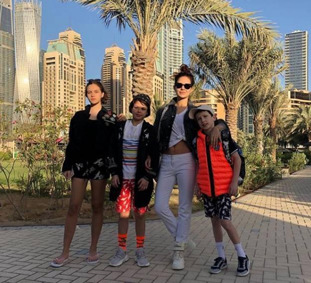 «Не всегда удается отдыхать вместе»: Екатерина Климова рассказала о своем многодетном семействе - «Новости шоубизнеса»