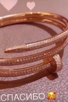 Любовь к роскоши: Бузова продолжает носить ювелирные украшения, подаренные ей Тарасовым - «Новости шоубизнеса»