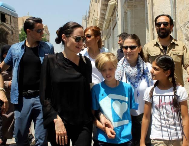 Водонаева посоветовала Джоли посетить кабинет психотерапевта - «Новости шоубизнеса»