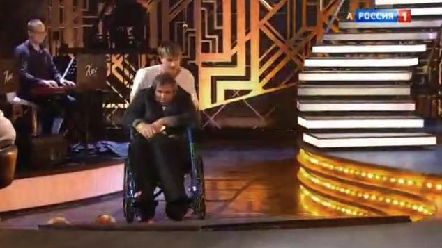 Алибасов упал с инвалидного кресла на съемках у Малахова - «Новости шоубизнеса»
