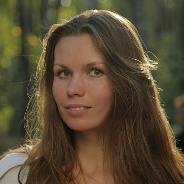 Лена Ланских: «Я выросла в среде, где улыбаться и радоваться жизни было неприлично» - «Интервью»