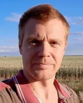 Роман Ладнев - Биография