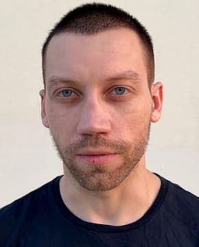 Александр Кузнецов - Биография