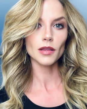 Эллен Холлман - Биография