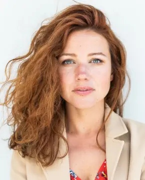 Полина Долиндо - Биография