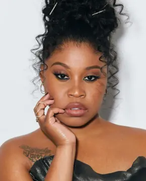 Доминик Фишбэк - Биография