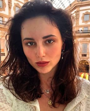 Вера Колесникова - Биография