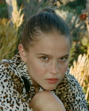 Клара Ругор - Биография