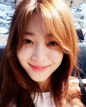 Чо Бо А - Биография